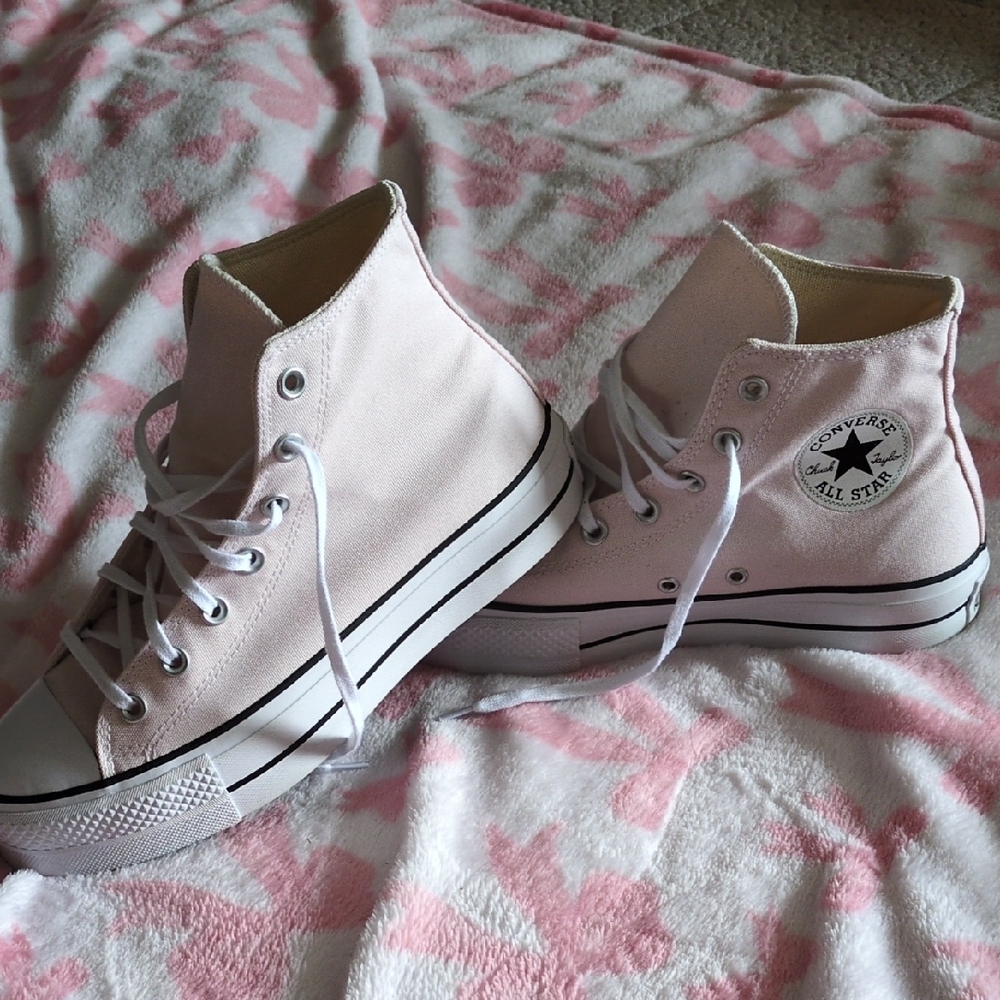 Converse Women's Pink Lift High-Top Sneakers